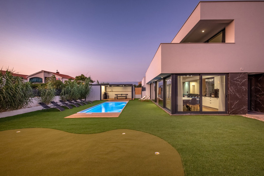 Villa AURUS