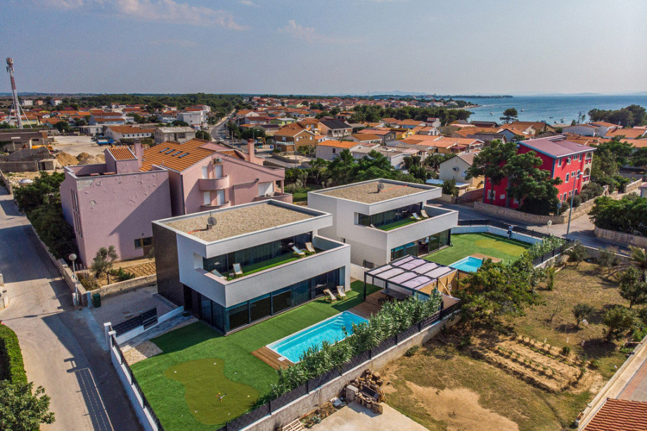 Villa AURUS