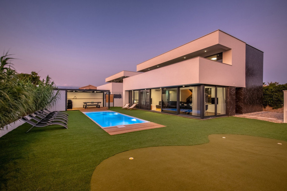 Villa AURUS