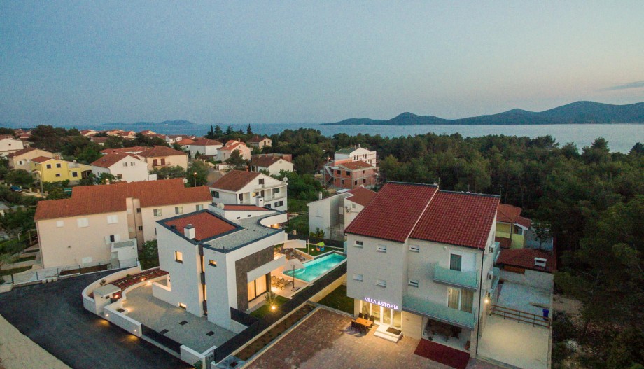 VILLA BURA