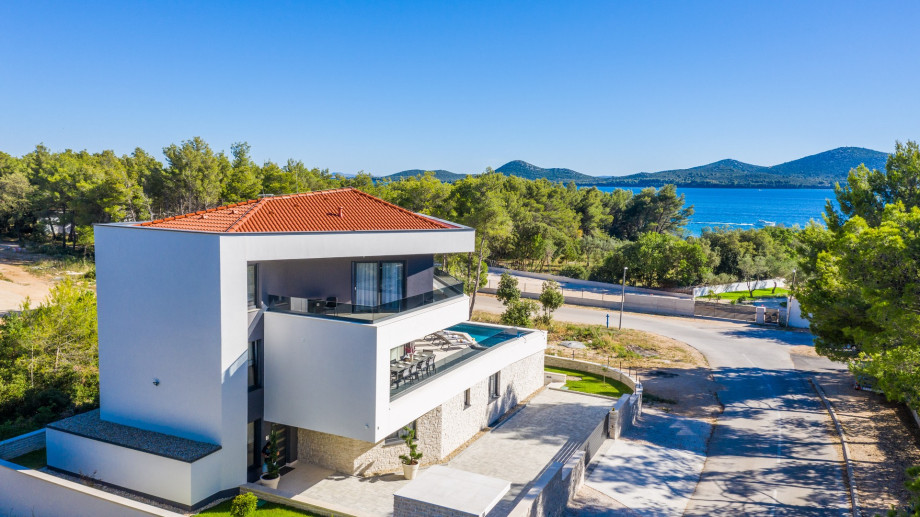 VILLA JUGO