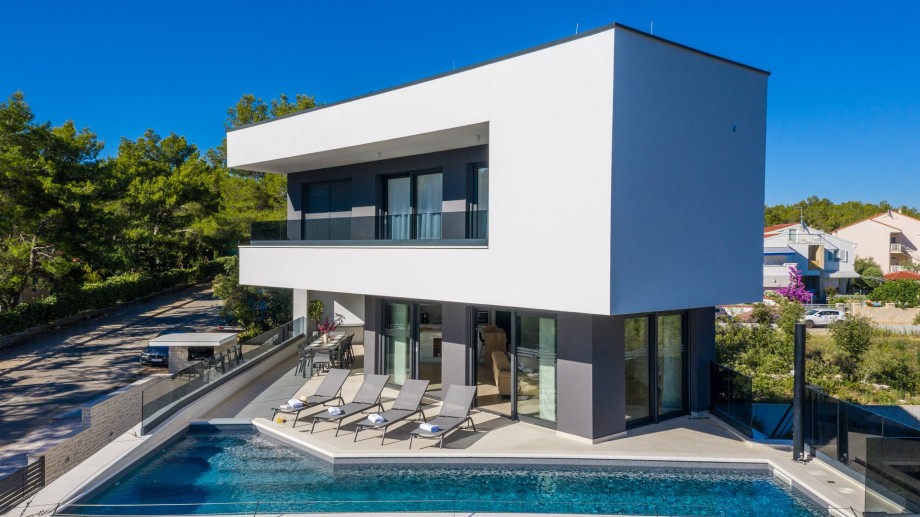 VILLA JUGO