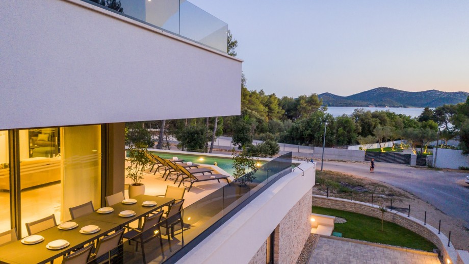 VILLA JUGO