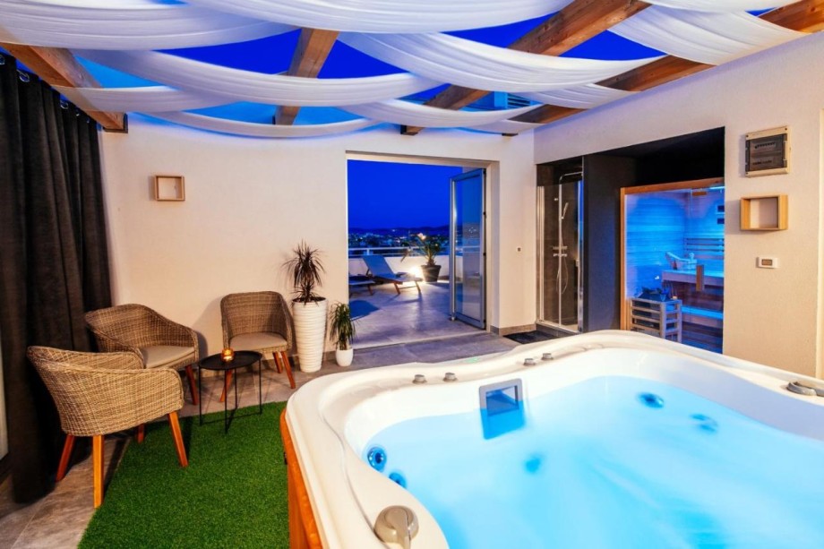 Penthouse Luxury Suite