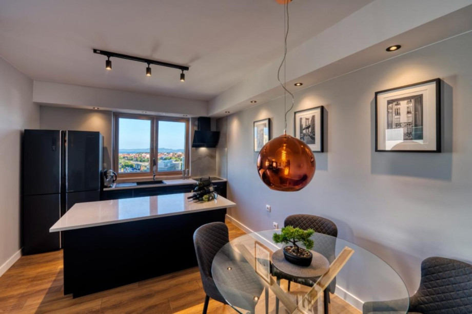 Penthouse Luxury Suite