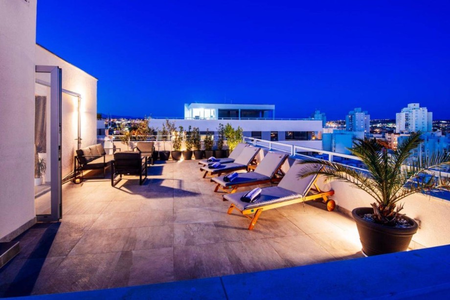 Penthouse Luxury Suite