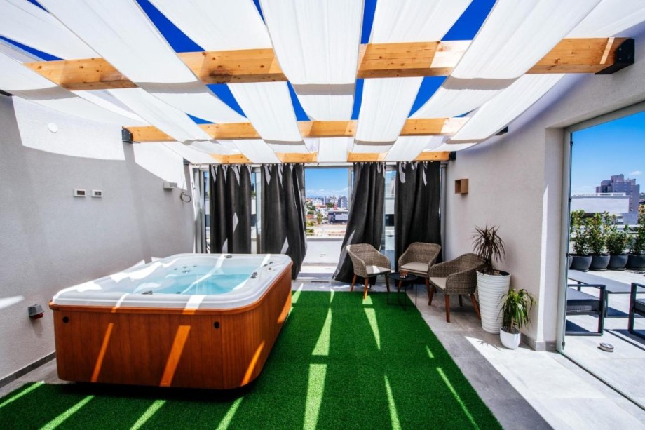 Penthouse Luxury Suite