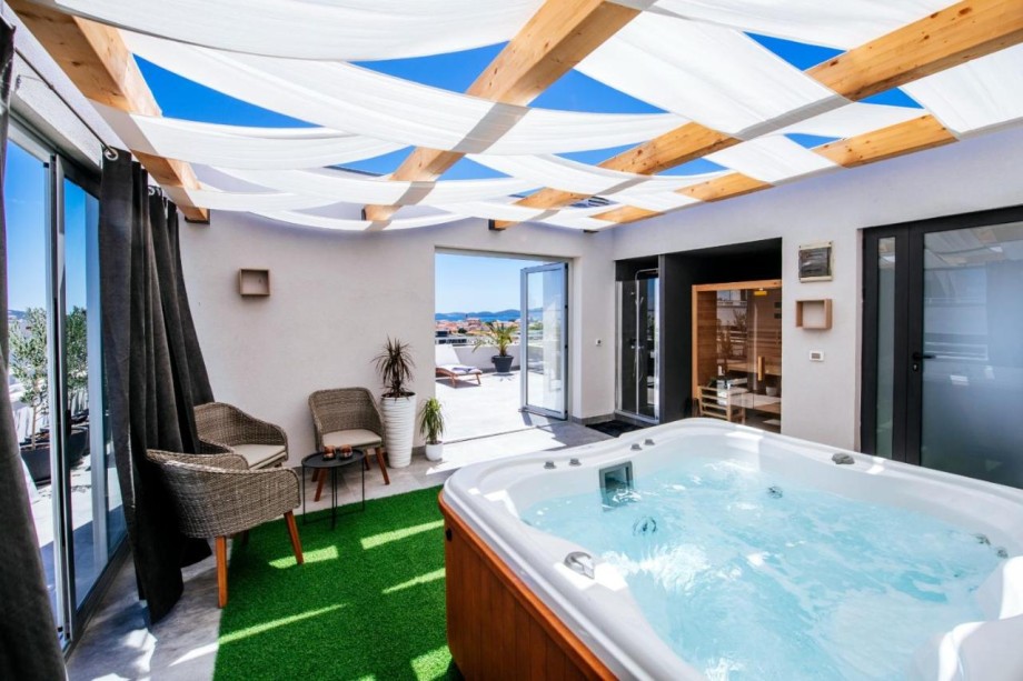 Penthouse Luxury Suite