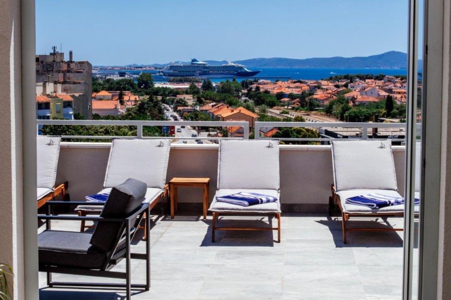 Penthouse Luxury Suite