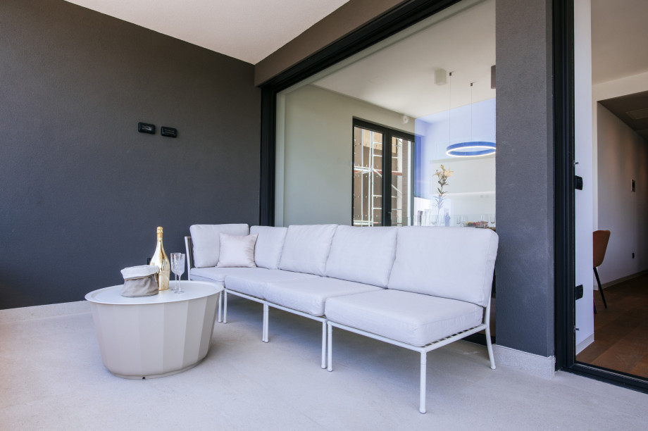 Crystal Holiday Residence II Luxury apartment with pool