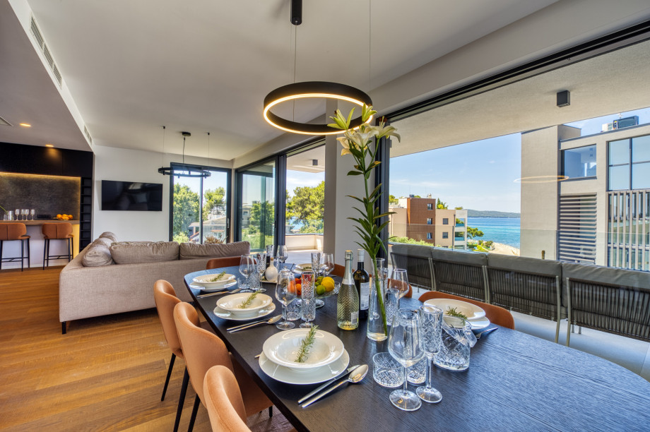 Crystal Holiday Residence II Luxury apartment with pool