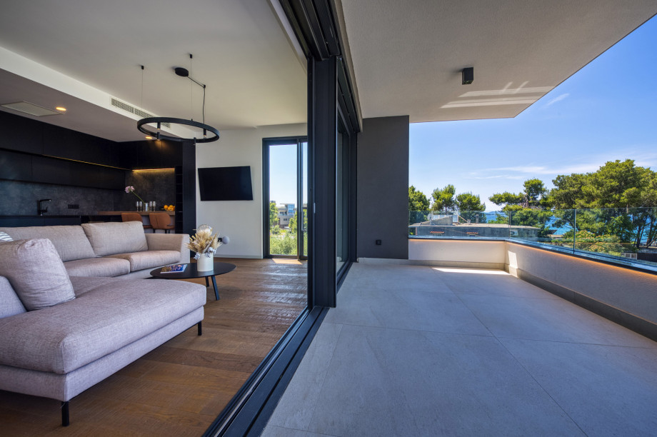 Crystal Holiday Residence II Luxury apartment with pool