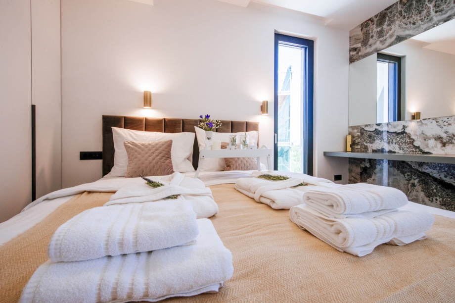 Crystal Holiday Residence II Luxury apartment with pool