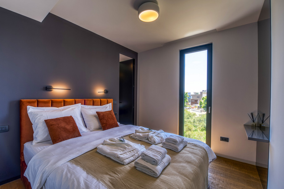 Crystal Holiday Residence II Luxury apartment with pool