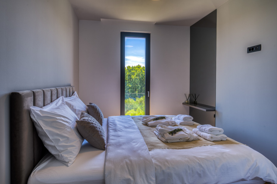 Crystal Holiday Residence II Luxury apartment with pool