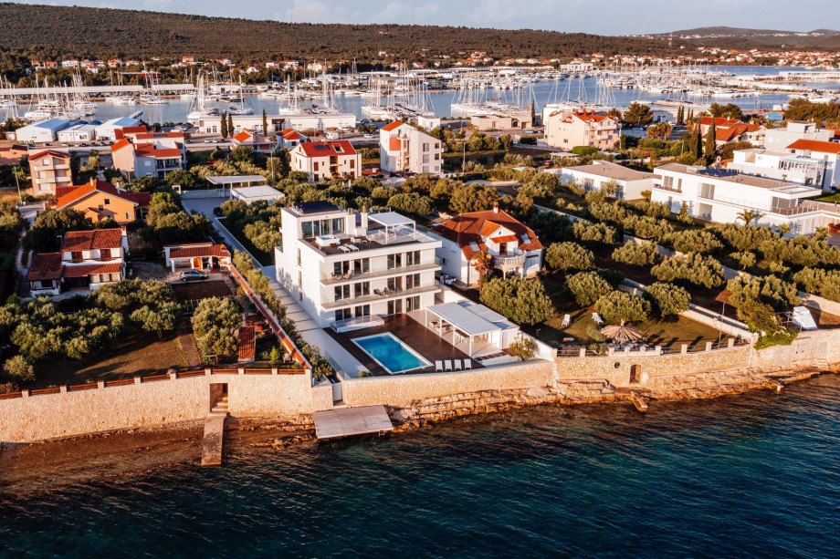 Villa BiBiSea - Luxury Suites