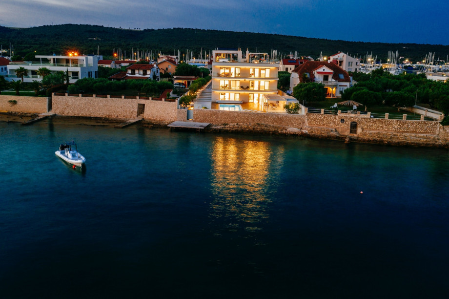 Villa BiBiSea - Luxury Suites