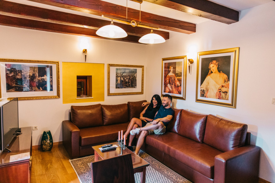 VILLA RAŽNJEVIĆA DVORI A.D. 1307