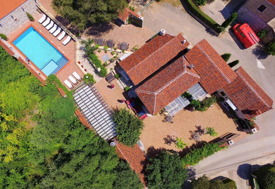 VILLA RAŽNJEVIĆA DVORI A.D. 1307