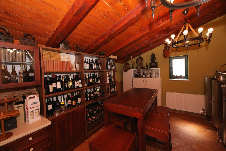 VILLA RAŽNJEVIĆA DVORI A.D. 1307