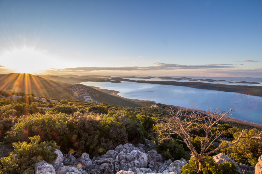 VILLA RAŽNJEVIĆA DVORI A.D. 1307