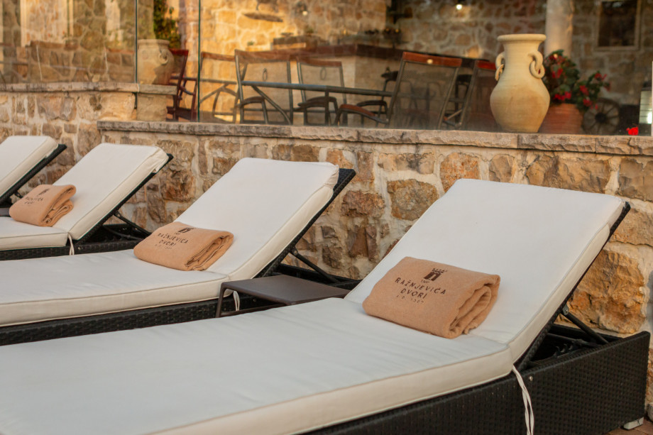 VILLA RAŽNJEVIĆA DVORI A.D. 1307