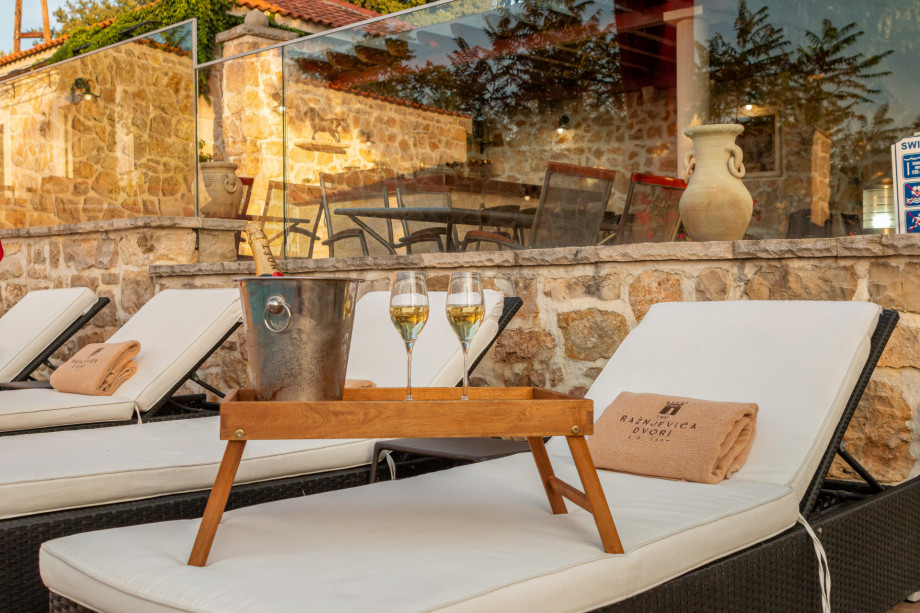 VILLA RAŽNJEVIĆA DVORI A.D. 1307