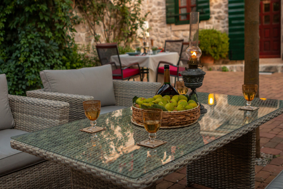 VILLA RAŽNJEVIĆA DVORI A.D. 1307