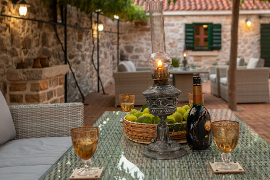 VILLA RAŽNJEVIĆA DVORI A.D. 1307