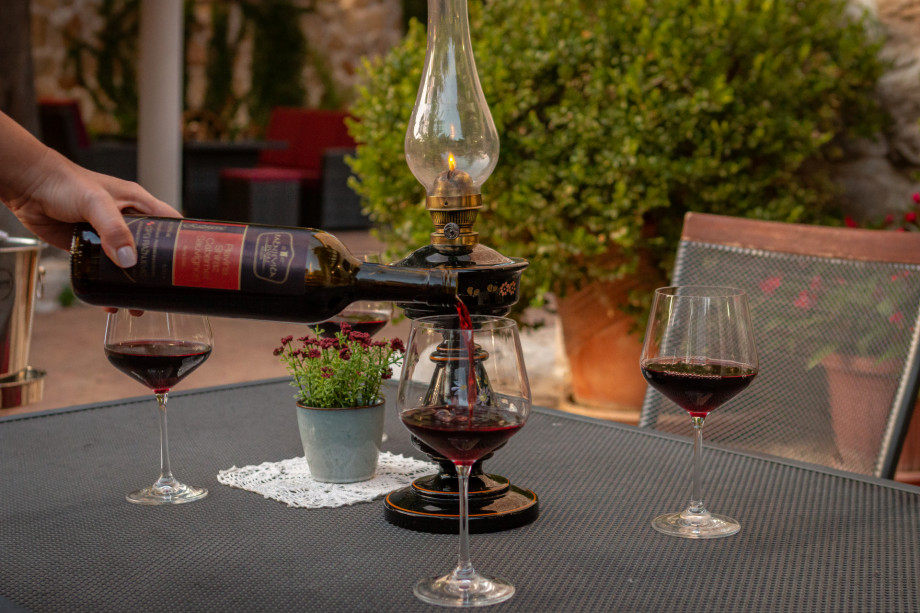 VILLA RAŽNJEVIĆA DVORI A.D. 1307