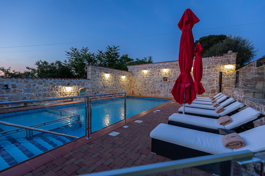 VILLA RAŽNJEVIĆA DVORI A.D. 1307