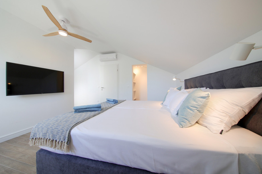 Papa`s Court Villa II