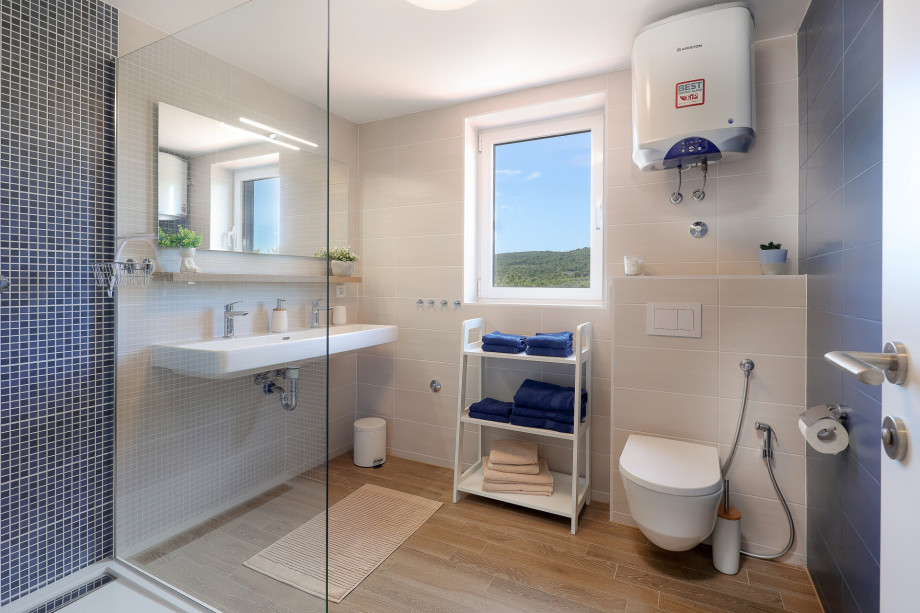 Papa`s Court Villa II