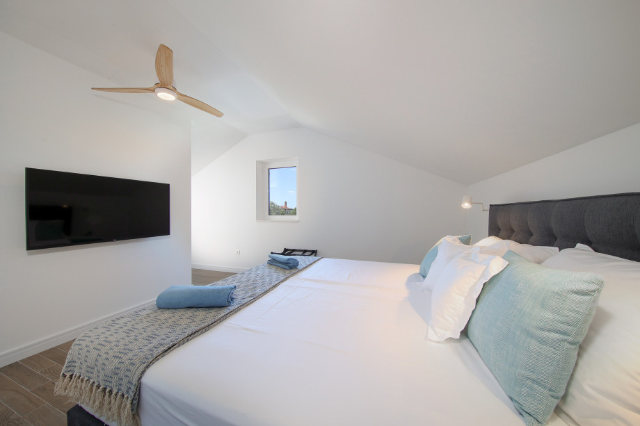 Papa`s Court Villa II