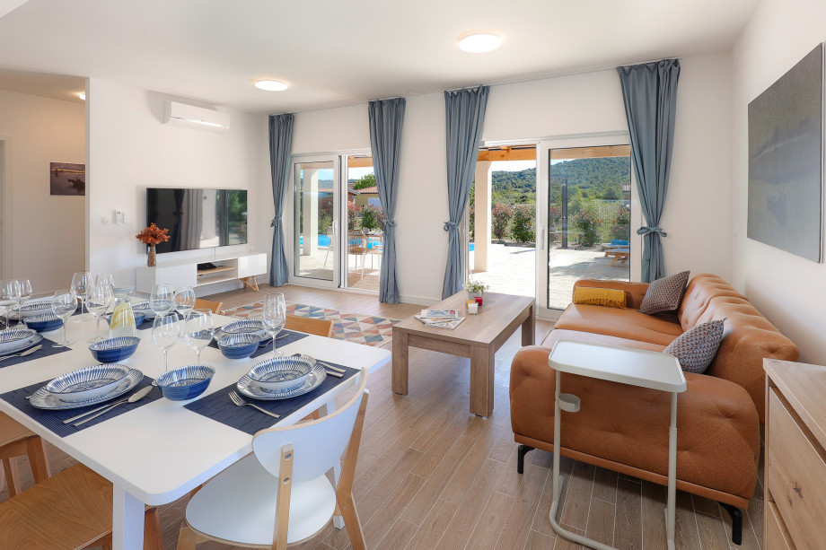 Papa`s Court Villa II