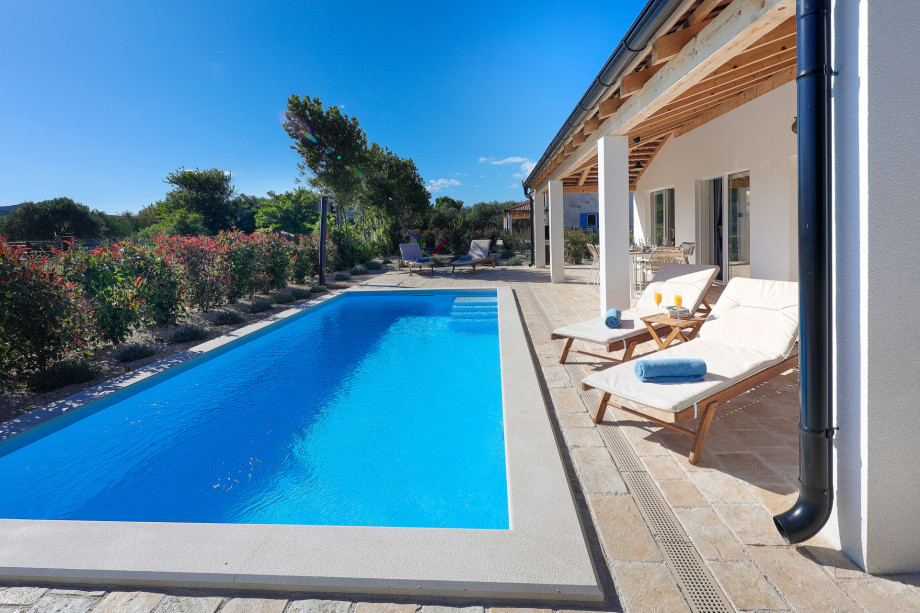 Papa`s Court Villa II