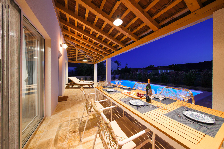 Papa`s Court Villa II