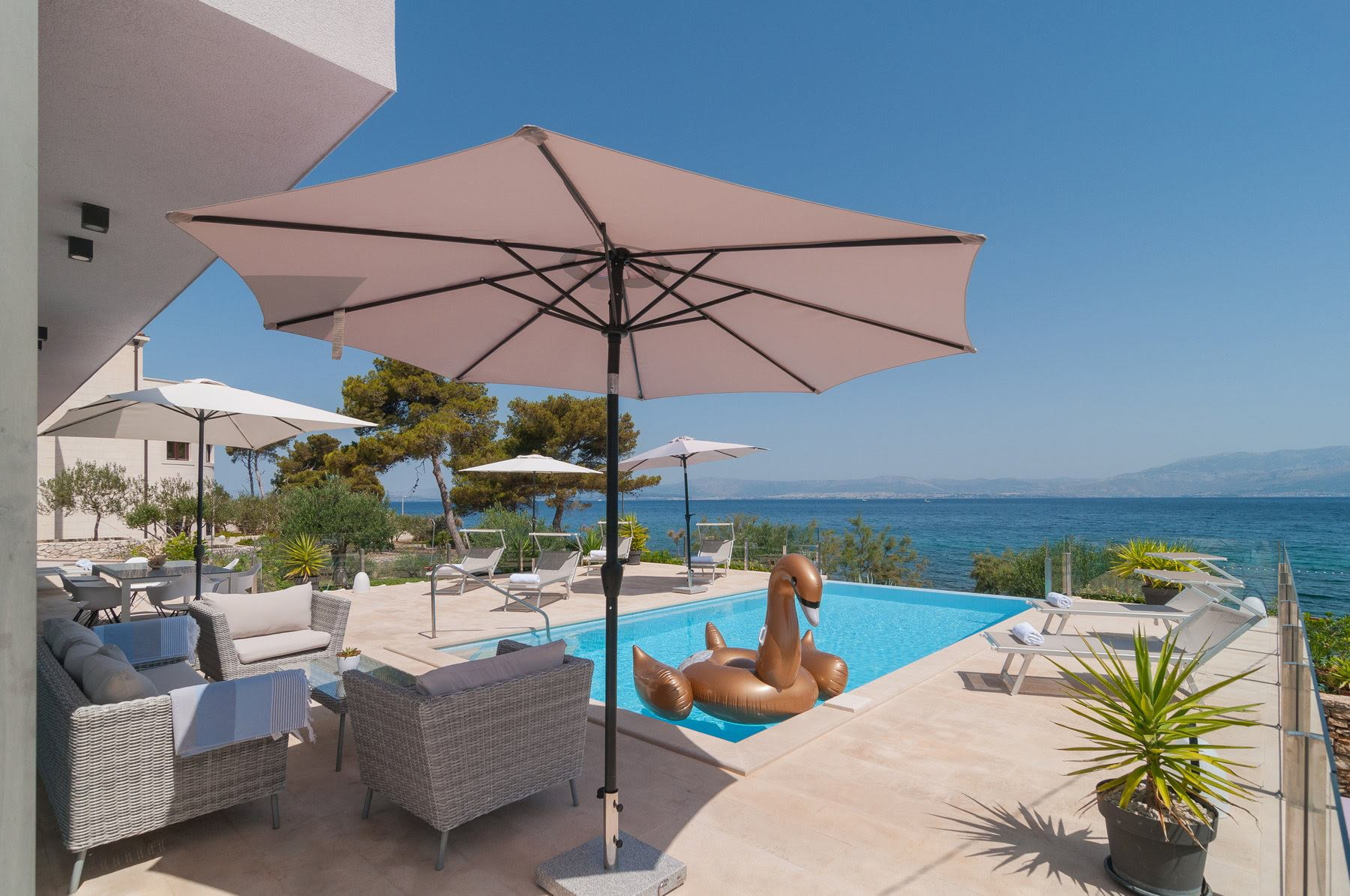 Villa R&B